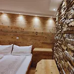 Haus Cristal - 1441m アパート