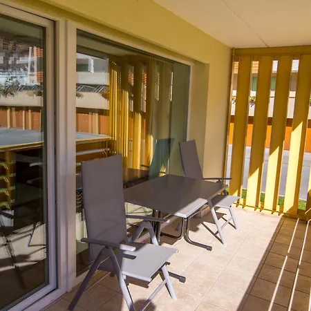 Haus Cristal - 1441m Apartment