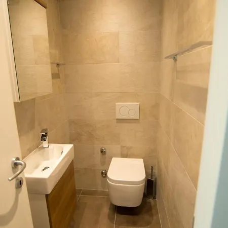 Haus Cristal - 1441m Apartment *