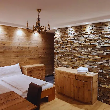 Haus Cristal - 1441m ロイカーバード