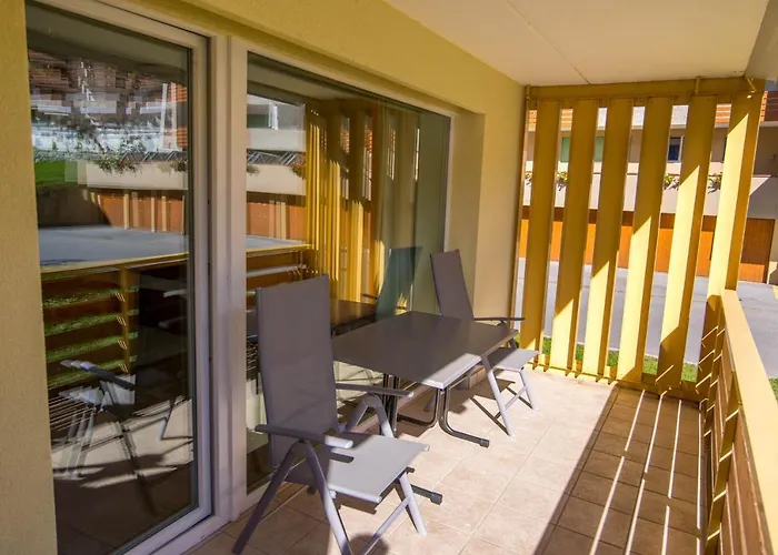 Haus Cristal - 1441m Apartment