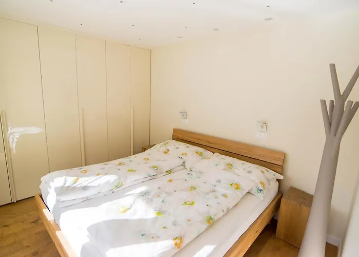 Haus Cristal - 1441m Apartment *